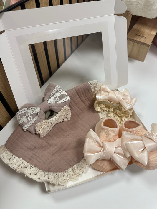 Coffret Chaussons + Bavoir